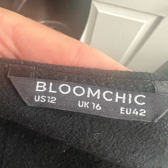 Black dress with pockets, Square Neck - Picture 4 of 4